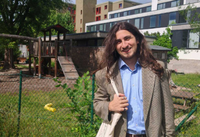 ОВАЈ СТУДЕНТ ИМА СВЕ ДЕСЕТКЕ И РАСТУРА МАТЕМАТИКУ Упознајте Вељка Тољића, којем је припала престижна награда Универзитета у Новом Саду