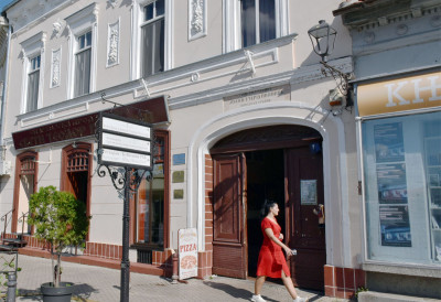 VELIKA ULAGANjA U USTANOVE KULTURE U VRŠCU Ministarstvo kulture ulaže 20.500.000 miliona za nastavak sanacije dvorca u Vlajkovcu i vršački Gradski muzej