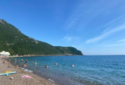 ПРИБОЈ НАГРАЂУЈЕ НАЈБОЉЕ ОСНОВЦЕ И СРЕДЊОШКОЛЦЕ Летовање на мору о општинском трошку
