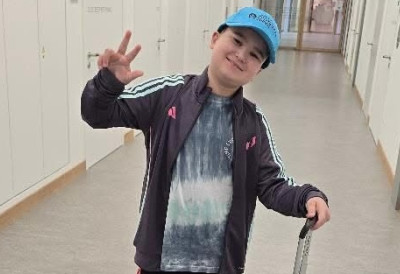ОН ЈЕ ДЕЧАК ХЕРОЈ Андрија (9) успешно поднео још једну тешку операцију! Iако има јако ретку болест - ОСМЕХ НЕ СКИДА СА ЛИЦА Мајка завршила у болници, ПОЗЛИЛО ЈОЈ након интервенције
