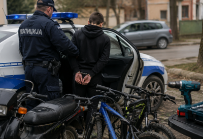 Малолетни лопов харао по Врбасу: Тинејџер (14) за један дан украо мотор, два бицикла и алат из аутомобила