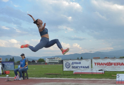 IVANA ŠPANOVIĆ POMERILA GRANICU U TROSKOKU NA OTVORENOM: Osvojila četvrto mesto na mitingu u Zagrebu