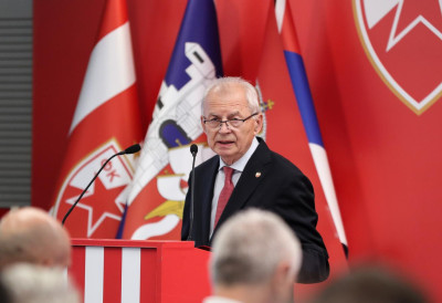 Звезда је порасла, достигла завидан ниво у Европи МИЈАИЛОВИЋ СЕ ЗАХВАЛИО НА ПОВЕРЕЊУ: И поред свих предузетих мера нисмо задовољни посетом на стадиону
