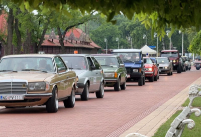 ОД „ФИЋЕ” ДО РЕТКОГ BMW-a: Празник олдтајмера у Суботици и на Палићу