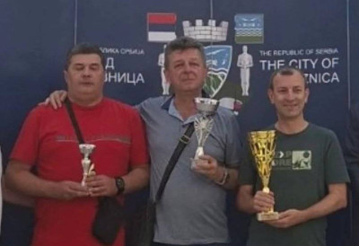 VELEMAJSTOR MIODRAG SAVIĆ OBELEŽIO TURNIR U LOZNICI: Opravdao ulogu prvog nosioca, do pehara bez poraza