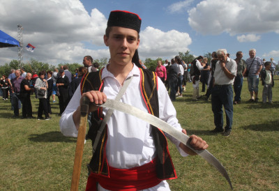 SELIŠTE U BUKOVCU DANAS POSTAJE POZORNICA STARIH OBIČAJA Ko će odneti pobedu u kosidbi?