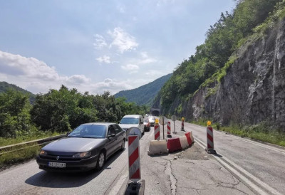 Vozači, OVA DEONICA JE U NEDELjU POTPUNO ZATVORENA ZA SAOBRAĆAJ Radovi kod Ivanjice, pa se upućuju na alaternativni pravac