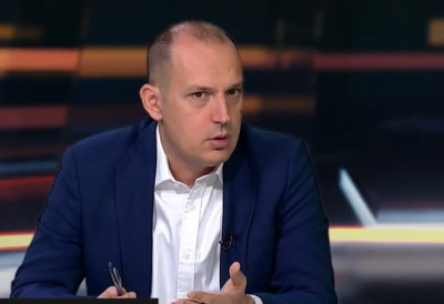 ПРЕКО 1.200 ЉУДИ ЧЕКА НА ОРГАН ДА БИ НАСТАВИЛИ ДА ЖИВЕ Министар Лончар: „Ови закони су животни, од њих зависе животи и судбине многих“