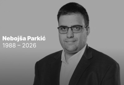 Poslednji pozdrav uputili su i njegova prijateljica Maša i brat Nikola KOMEMORACIJA NOVINARU NEBOJŠI PARKIĆU održana u Evropskoj kući u Beogradu