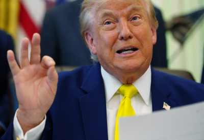 ПОДРЖАВА ИДЕЈУ ДИРЕКТНОГ ДИЈАЛОГА Трамп: Било би сјајно када би се Зеленски и Путин састали