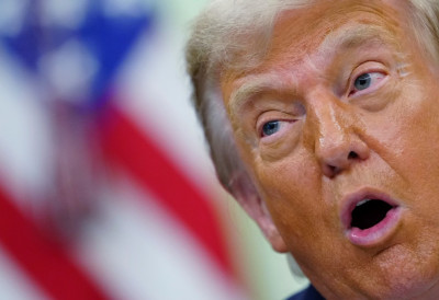 ТРАМП ВОЛИ ИНФЛАЦИЈУ Председник САД каже да рат с Ираном не штети економији
