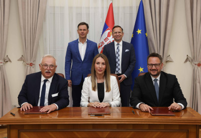 СРБИЈА ПОТПИСАЛА УГОВОР С МОЛ ГРУПОМ Рафинерија важна тачка, а ово су детаљи!