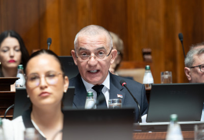 „Довођење у ЗАБЛУДУ домаће и међународне јавности“ Министарство правде: НЕМА РАЗЛИКЕ У ТЕКСТОВИМА ЗАКОНА КОЈИ СУ У СКУПШТИНИ И КОЈИ СУ ПОСЛАТИ ВК