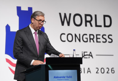SNAŽNE PORUKE PREDSEDNIKA VUČIĆA SA SVETSKOG KONGRESA EKONOMISTA Podelio svoja iskustva, a evo šta je rekao za vidovdanske skupove
