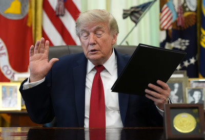 ВРХОВНИ СУД МУ ПОНИШТИО УКАЗ Трамп сада позвао Конгрес да укине право на држављанство по рођењу НАМЕРАВА ДА ПРОГУРА ЗАКОН КОЈИ БИ ТО ОСПОРИО