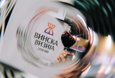 ВОДЕЋИ СВЕТСКИ ВИНСКИ СТРУЧЊАЦИ И ПРОИЗВОЂАЧИ СТИЖУ НА WINE VISION BY OPEN BALKAN Београд у октобру постаје престоница вина