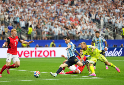 (VIDEO) ARGENTINA SAVLADALA AUSTRIJU: Mesi promašio penal, pa sa dva gola ušao u istoriju SP