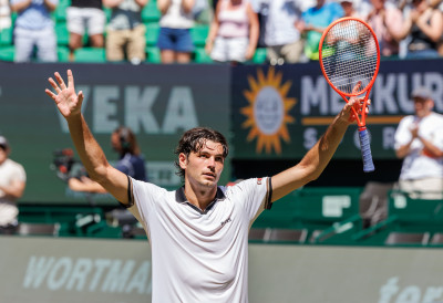 FRIC POBEDIO ŠELTONA I PRESKOČIO ĐOKOVIĆA NA ATP LISTI: U američkom derbiju Tejlor bolji od Bena u četvrtfinalu Halea