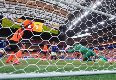 GOLEADA U HJUSTONU: Holandija "petardom" protiv Švedske proslavila ulazak u klub "100!