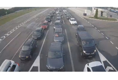 HORGOŠ STAO ZBOG KVARA: Kilometarski redovi, NE ZNA SE KAD ĆE SE KRENUTI, TRAŽITE DRUGE PRELAZE (FOTO)