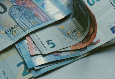 NAJNOVIJE BROJKE IZ NBS Ovo je kurs evra koji će danas svi proveravati! Evo i da li će uticati na vaš novčanik