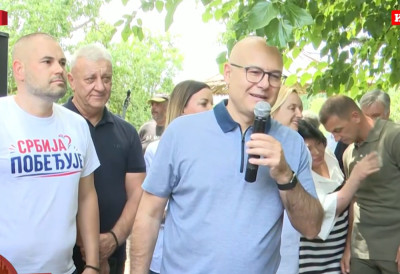 "ДОК СМО ОВДЕ СВИ ЗАЈЕДНО, ВОЈВОДИНА ЈЕ СРБИЈА" Загрмела порука лидера СНС Вучевића из Ковиља- Позвао све на скуп у Београду 27. јуна: Са Вучићем договарамо будућност земље