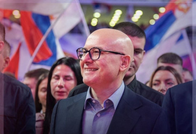 "ДОЛАЗИМ КАО ПАТРИОТА" Лидер СНС Вучевић послао моћне поруке уочи скупа "Србија, једна породица"! Заголицао машту грађанима и открио да би председник Вучић могао да саопшти важан детаљ о изборима