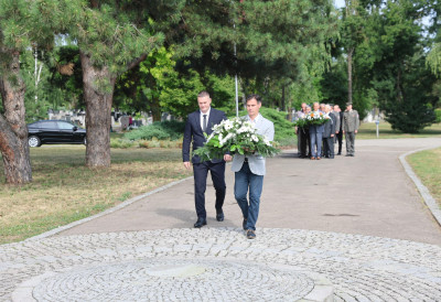 Положени венци поводом 7. јула Дана устанка народа Србије против фашизма: Нови Сад је снажно посвећен неговању антифашистичких традиција