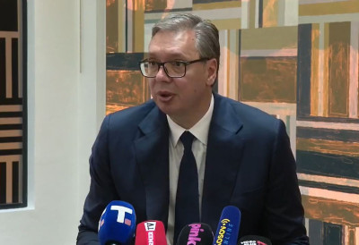 УЖИВО Вучић из Париза: Лепо је било данас бити Србин, посебно представљати Србију на Шанзелизеу