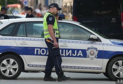 (ФОТО) Филмска потера у Новом Пазару! МОТОЦИКЛИСТА БЕЖАО ОД ПОЛИЦИЈСКЕ ПАТРОЛЕ ПА СЛЕТЕО У КОРИТО РЕКЕ ЈОШАНИЦЕ
