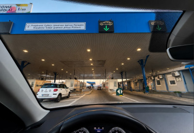 ГУЖВЕ ОД РАНОГ ЈУТРА Колоне на излазу из Србије све дуже, на појединим прелазима задржавања сатима