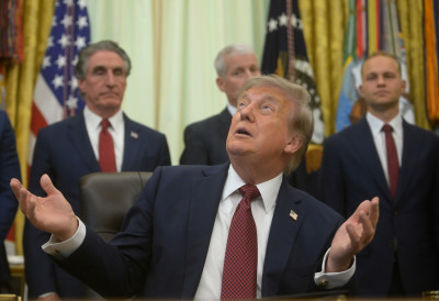 МНОГИ ДОБИЛИ ДИЈАРЕЈУ Трамп најавио велике царине Мексику због паразита у зеленој салати НА ПИТАЊЕ ДА ЛИ ЋЕ САЛАТА ОНДА БИТИ ЈЕСТИВА НИЈЕ ОДГОВОРИО