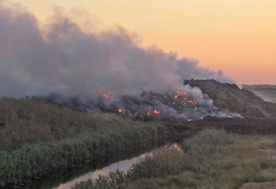 ЛОКАЛИЗОВАН ПОЖАР НА ГРАДСКОЈ ДЕПОНИЈИ У ЗРЕЊАНИНУ Све је почело на једном месту, а завршило великом интервенцијом ватрогасаца
