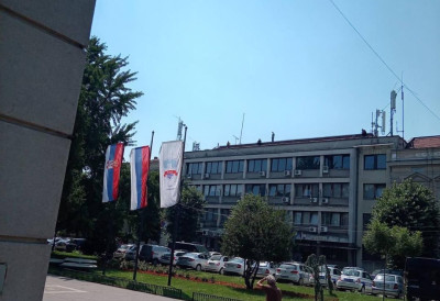 „Био је то његов вапај за помоћ“ ПОТРЕСНО СВЕДОЧЕЊЕ МАЈКЕ ПРИТВОРЕНИКА КОЈИ ЈЕ ХТЕО ДА СКОЧИ С КРОВА ЗГРАДЕ: Трпео је огроман ПРИТИСАК И ТОРТУРУ од поједних инспектора