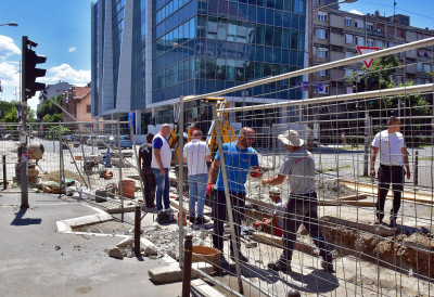 Радови на више локација у граду затварају улице: Ево где је измењен саобраћај и до када