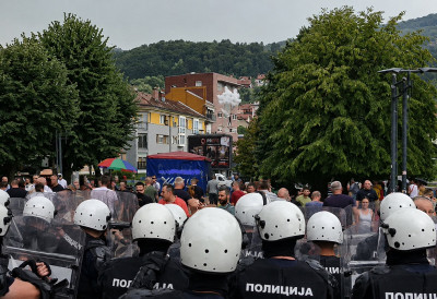 МИНИСТАР ПОЛИЦИЈЕ ИВИЦА ДАЧИЋ: У Ужицу пријављено окупљање грађана, ПОЛИЦИЈА НИЈЕ ПРИМЕНИЛА ПРИНУДУ, ПОВРЕЂЕН СНИМАТЕЉ РТС-а