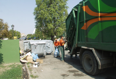Одношење смећа рано ујутро и ноћу: Екипе „Чистоће” због врућине мењају режим рада