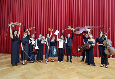ПРВО УЧЕШЋЕ СРБИЈЕ НА „WORLD ORCHESTRA FESTIVAL” У БЕЧУ КРУНИСАНО НАЈВИШИМ ПРИЗНАЊЕМ Камерни оркестар „Соноре” из Сремске Митровице исписао културну историју