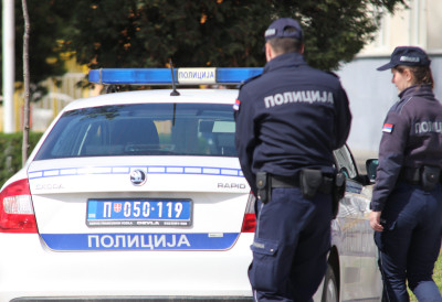 ДРАМА У ЉУБИЋУ! Полиција зауставила BMW X5, возач покушао да побегне, па завршио са лисицама на рукама