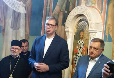 ДОДИК: Бошњачка села имају струју а српска не; ВУЧИЋ: Ничија није до зоре горела