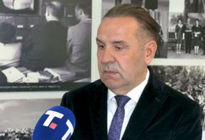 РАСИМ ЉАЈИЋ ПОДНЕО ОСТАВКУ Социјалдемократе ће водити Југ Радивојевић ”ЗБОГ ОБАВЕЗА У ПАРТИЗАНУ НЕ МОГУ”