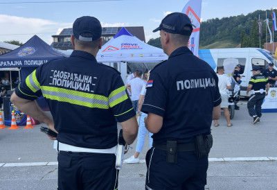 ПОЈАЧАНЕ ПОЛИЦИЈСКЕ КОНТРОЛЕ НА ПУТУ КА ГУЧИ Нема вожње на сабор трубача за "насвиране" возаче