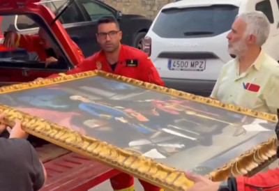 (ВИДЕО) ПОЖАР ГУТА ХЕКТАРЕ, ПЛАМЕН СТИГАО ДО МАНАСТИРА Шпанци спасавају посмртне остатке краљева из 11. века!