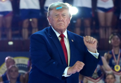 (НЕ)ПОСТОЈИ ТРЕЋИ МАНДАТ Ево шта је Трамп о могућности да 2028. и по трећи пут постане председник САД
