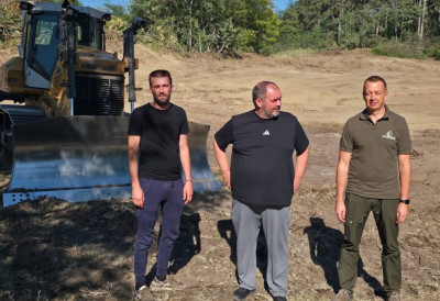 „СИТУАЦИЈА ЈЕ ИЗУЗЕТНО ОЗБИЉНА И ЗАХТЕВА МАКСИМАЛНУ МОБИЛИЗАЦИЈУ“ Владимир Галић у Делиблатској пешчари где се одвија борба с ватреном стихијом