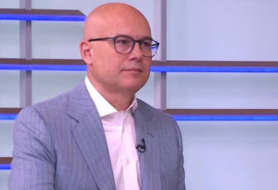 „СУЗЕ, ТУГА И НЕПРЕГЛЕДНЕ КОЛОНЕ МОГ НАРОДА И ДАНАС МЕ ПРОГОНЕ“ Лидер СНС Вучевић о злочиначкој акцији "Олуја": Тражимо правду за сваки изгубљени живот