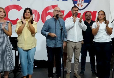 (ВИДЕО) ЛИДЕР СНС ВУЧЕВИЋ ИЗ ЛЕДИНАЦА ПОСЛАО ЈАСНУ ПОРУКУ: „За две недеље се видимо на Тргу слободе, из Новог Сада крећемо у кампању за уједињену Србију!