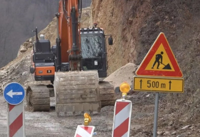 ВОЗАЧИ, ПЛАНИРАЈТЕ АЛТЕРНАТИВУ Потпуна обустава саобраћаја сутра на деоници Ивањица - Сјеница