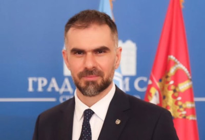 (ВИДЕО) ОДЛАГАЊЕ СКУПА У НОВОМ САДУ НИЈЕ ПОВЛАЧЕЊЕ ВЕЋ ОДГОВОРНОСТ! Градоначелник Мићин: Безбедност људи је изнад политичког интереса ЕВО ШТА ЈЕ ПОРУЧИО БЛОКАДЕРИМА