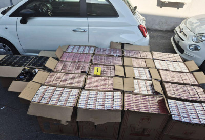 ПОЛИЦИЈА ЗАУСТАВИЛА АУТО КОД АЛЕКСИНЦА Унутра нашли скоро 40.000 цигарета без акцизних маркица